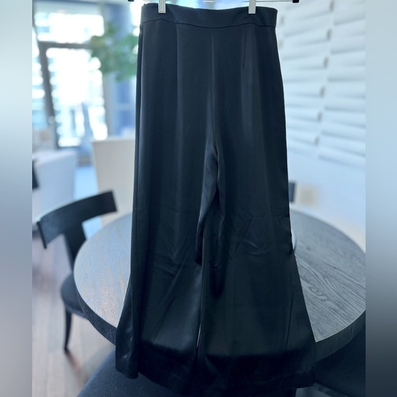 Micheal by Michael Kors Women’s Satin Wide Leg Pant in Black | Size 2 - Picture 3 of 7